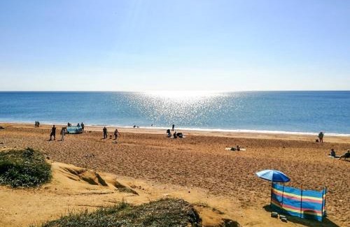 Bridport House | 4 Bed in Burton Bradstock DC212