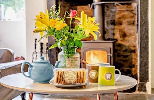 Buttermere House | 4 Bed in Buttermere SZ090