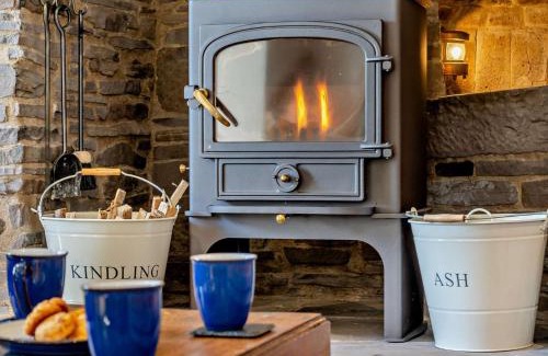 Bwlch House | 4 Bed in Bwlch 90596