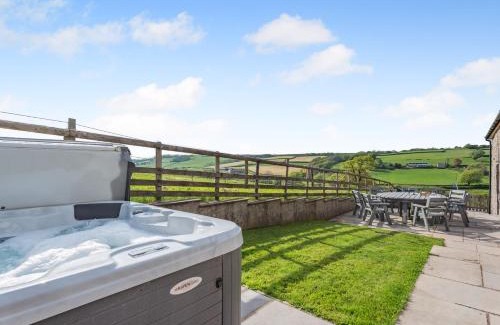 Kidwelly House | 4 Bed in Kidwelly CWRTY