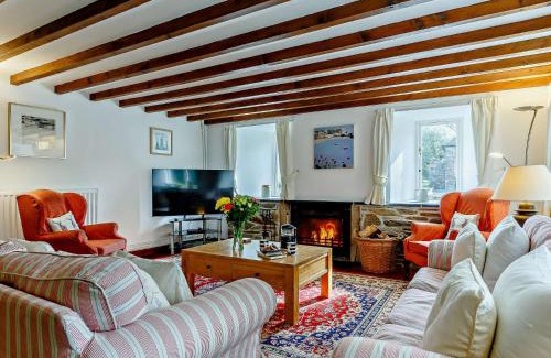 Liskeard House | 4 Bed in Looe 47668
