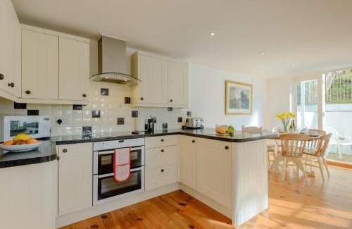 West Lulworth House | 4 bed in Lulworth CHRIC