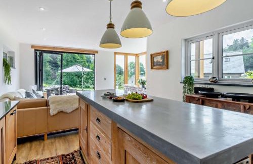 Church Stoke House | 4 Bed in Old Churchstoke 91498