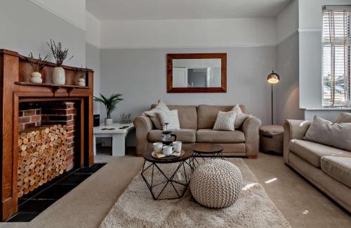 Ryde House | 4 Bed in Ryde 95058