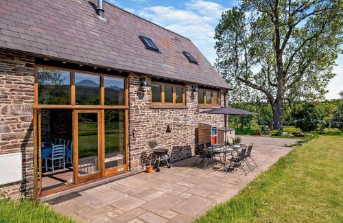Llanfihangel Tal-y-llyn House | 4 Bed in Talgarth BN182