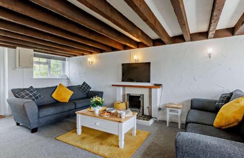 Westleigh House | 4 Bed in Westward Ho 46838