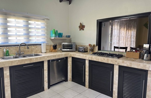Opal House | 4 Bed Luxury Villa , Private Pool, Short Walk To Ritz And Marriott Beach !