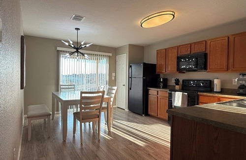 Wetmore House | 4 bed near JW Marriott Air hockey Ping pong tables