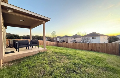 Wetmore House | 4 bed near JW Marriott Air hockey Ping pong tables