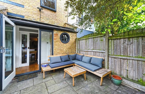 Newham House | 4 bed restored Victorian house, overlooking Epping Forest & 15 mins to Bond St.