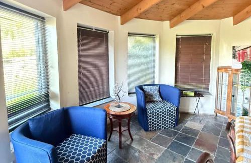 Bolton House | 4 Bed Retreat-Sleeps 7-Parking-Garden-Lake Views