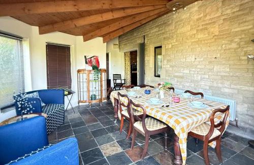 Bolton House | 4 Bed Retreat-Sleeps 7-Parking-Garden-Lake Views