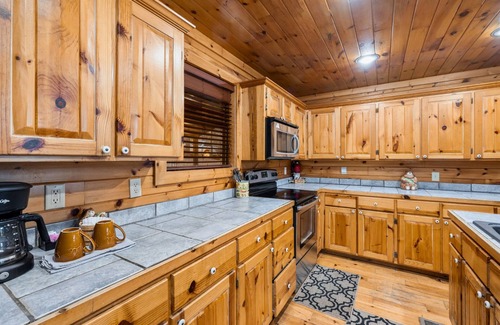 Broken Bow Cabin | 4-Bed Retreat w/Hot Tub, Pond, Dog Friendly