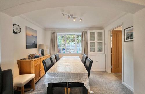 Ebford House | 4 Bed Retreat with Balcony & Estuary views