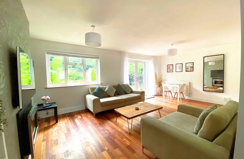 Milton Keynes House | 4 Bed Spacious House, Perfect for Families, Couples & Contractors