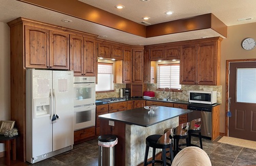 Hanna Cabin | 4 Bed Tabiona Mountain Cabin Home