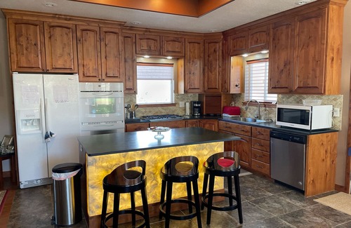 Hanna Cabin | 4 Bed Tabiona Mountain Cabin Home