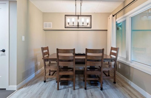 The Blue Mountains House | 4 Bedrm Blue Mtn Condo w Sauna on Golf Course