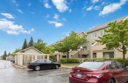 The Blue Mountains House | 4 Bedrm Blue Mtn Condo w Sauna on Golf Course