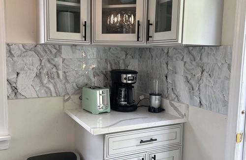 Fairmount Heights House | 4-bedrm home, Fairmount Heights, WiFi, Fenced back yard 5 min to DC Capitol Hill