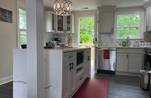 Fairmount Heights House | 4-bedrm home, Fairmount Heights, WiFi, Fenced back yard 5 min to DC Capitol Hill