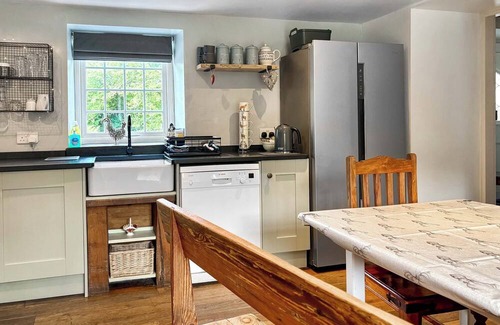 Groeslon Cottage | 4 bedroom accommodation in Groeslon Nr Caernarfon