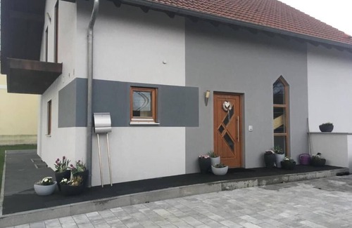 Bruck in der Oberpfalz House | 4-bedroom house with sun terrace and garden in Bavaria, WiFi, free parking