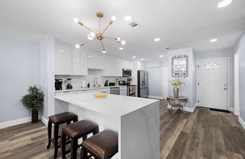 Wellington House | 4 bedroom, 2 1/2 bath. Close to Palm Beach Polo & Country Club.