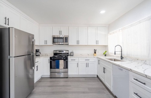 West Covina House | 4 Bedroom, 2.5 bath, Yard, Pets