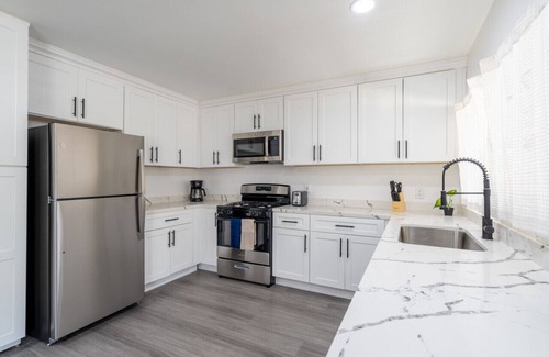 West Covina House | 4 Bedroom, 2.5 bath, Yard, Pets