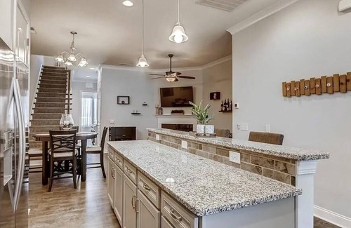 Pineville House | 4 bedroom 2.5 bathroom Spacious Townhome close to NC/SC ATTRACTIONS