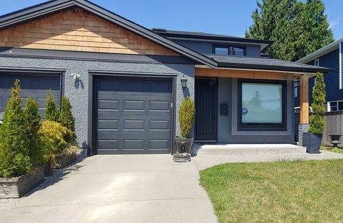 Burnaby House | 4-bedroom/2.5bath house, in quiet Burnaby, close to Buses/Metro/shopping