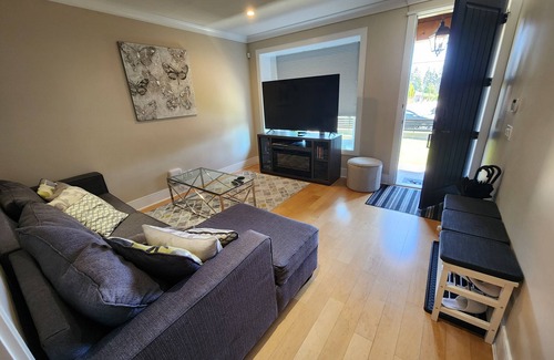 Burnaby House | 4-bedroom/2.5bath house, in quiet Burnaby, close to Buses/Metro/shopping