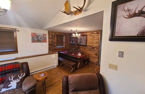 Old Forge House | 4 Bedroom 2 Bath camp in the heart of Old Forge