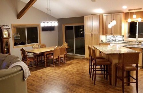 Chippewa County House | 4 Bedroom 2 Bath Lodge overlooking river bottoms with fabulous views