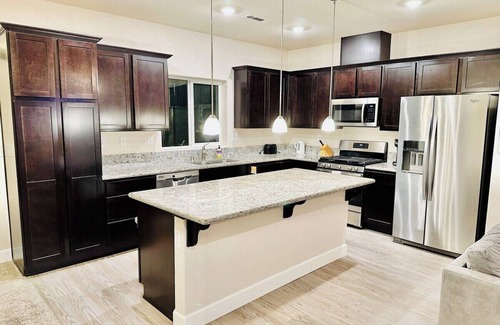 Fernley House | 4-Bedroom/2-Bath/Pet OK/Sleeps13