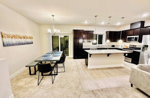 Fernley House | 4-Bedroom/2-Bath/Pet OK/Sleeps13