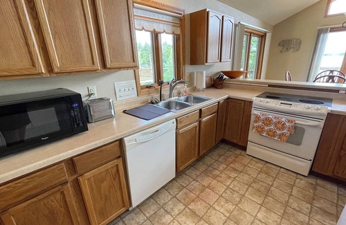 Tomahawk House | 4 bedroom, 2 bath upper and lower unit Sleeps 14