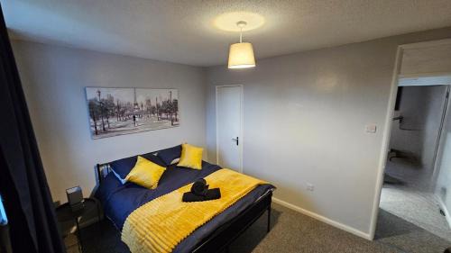 Quedgeley House | 4 bedroom, 2 bathroom house