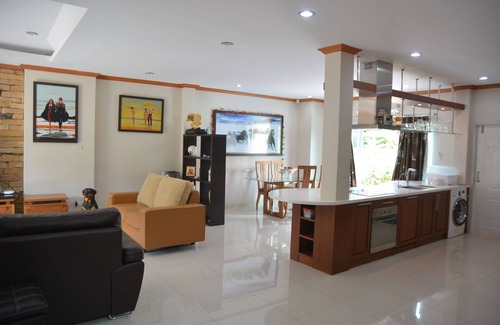 Huai Yai Villa | 4 Bedroom 2 Store Villa, Premium , Pool, Beach, Fitness, Tennis, Golf, Fishing