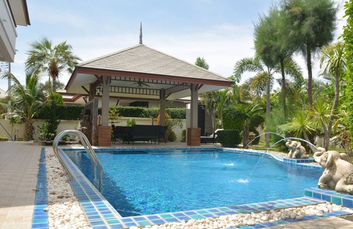 Huai Yai Villa | 4 Bedroom 2 Store Villa, Premium , Pool, Beach, Fitness, Tennis, Golf, Fishing