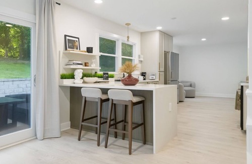 Raleigh House | 4 Bedroom 3 Bath House with WiFi, AC in Raleigh near North Hills