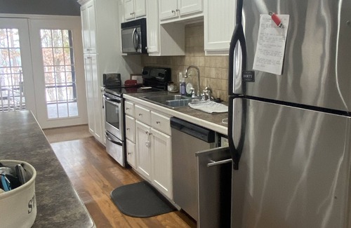 Higden House | 4 bedroom 4.5 bath family vacation home on the lake! nsleeps 12;