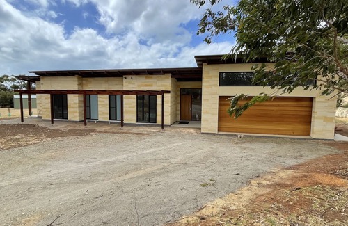 Second Valley House | 4 Bedroom 4 Bathroom Spacious Luxury New Home Private Location Minutes to Beach