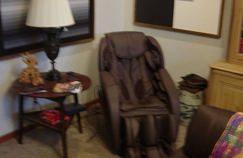 Turners House | 4 bedroom 4 bathrooms house with jacuzzi tub, steam room and massage chair.