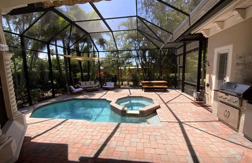Vamo House | 4 bedroom, 6 bath, 10 min from Siesta Beach