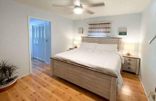 Vero Beach Apartment | 4 Bedroom 651183 by Houzlet