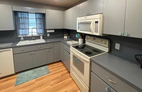 Vero Beach Apartment | 4 Bedroom 700843 by Houzlet