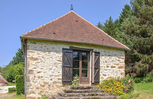 La Roche-l'Abeille House | 4 bedroom accommodation in La Roche-l'Abeille