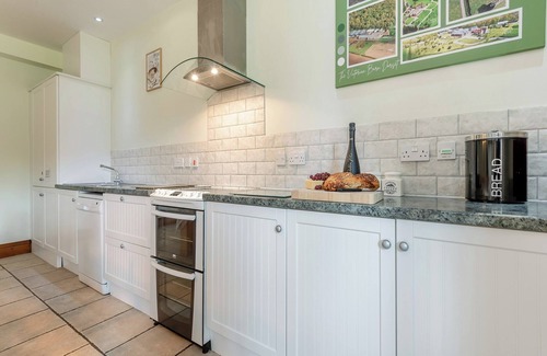 Woolland Cottage | 4 bedroom accommodation in Blandford Forum